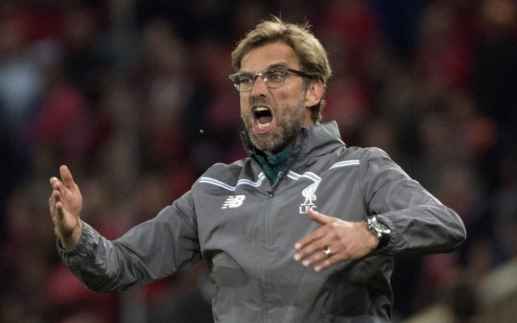 Клоп пусна вратар като полеви играч при успех над Хъдърсфийлд