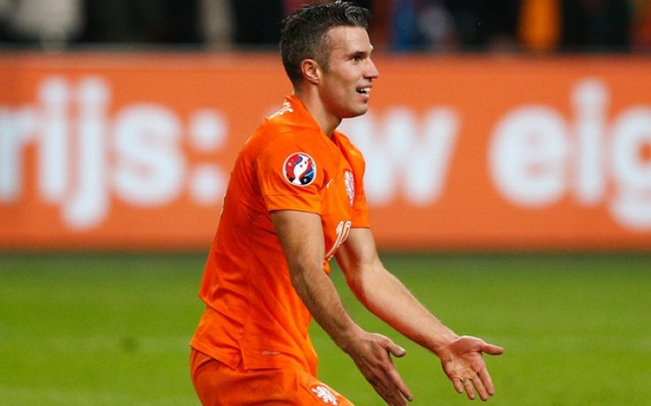 Фенербахче отсече: Ван Перси не е за продан