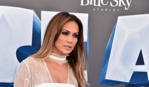 Джей Ло подлуди фенове със секси тоалет (снимки)