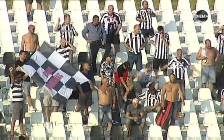 Ето как феновете на Локо ГО и Нефтохимик откриха Първа лига