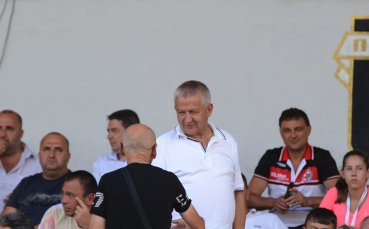 Историческият първи мач от Първа лига в СНИМКИ
