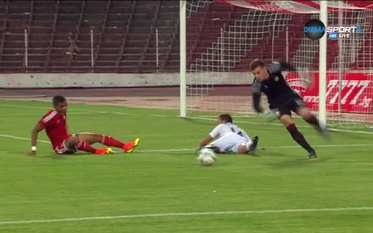 Славия поиска дузпа след работа в защита на Рафа Перес