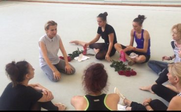 Емоционално последно занимание за ансамбъла