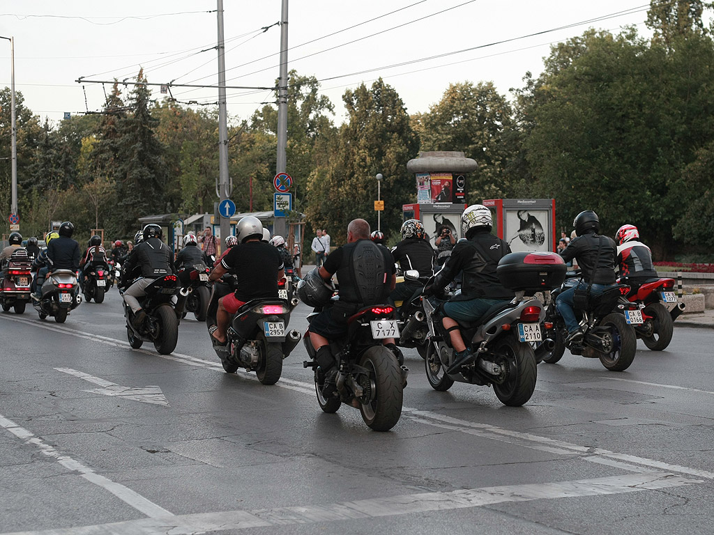 Къде скрихте Фарук Бакташ, питат рокери на протест пред турското посолство и Съдебната палата