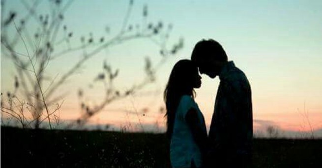 През 1967 година Джон Ленън написа песен с името Всичко