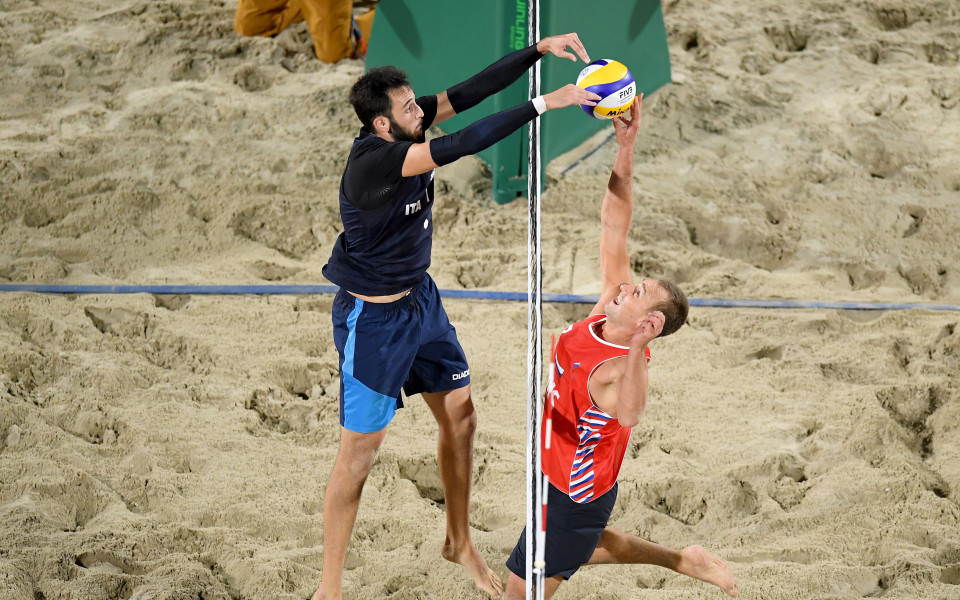 Италианци за първи път стигнаха до полуфиналите в плажния волейбол