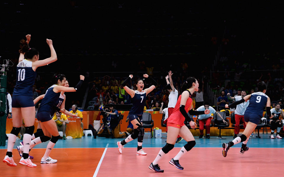 Китай детронира Бразилия на олимпийския турнир по волейбол за жени