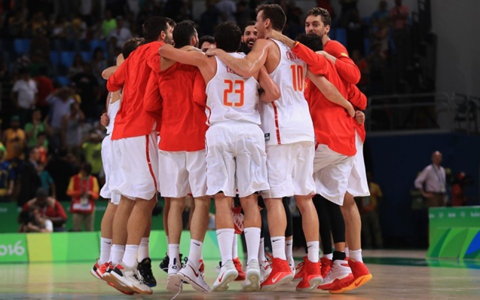Испания прегази Франция, Австралия би Литва за Топ 4 в баскетбола