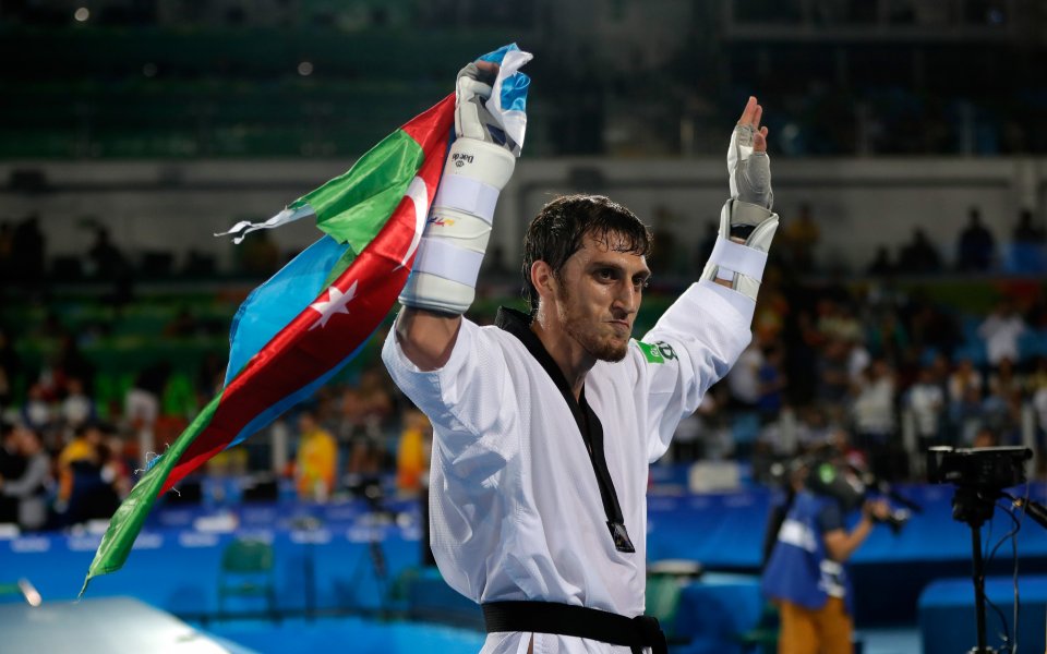 Азер добави олимпийско злато към световната си титла