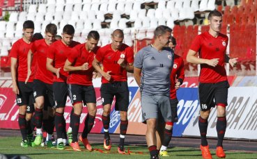 СНИМКИ: Йорданеску проведе занимание с ЦСКА