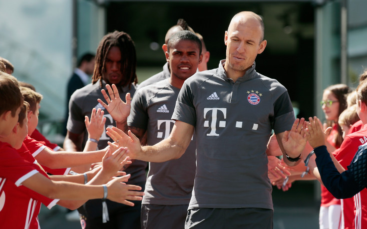 Феновете на Байерн възмутени от Ариен Робен