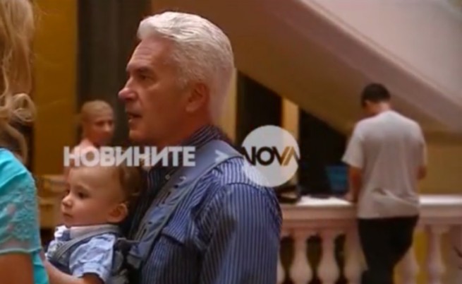 Волен Сидеров показа сина си в парламента
