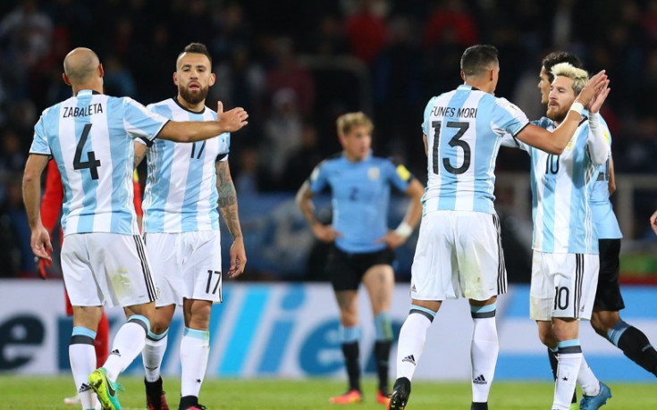 В Аржентина негодуват срещу селекционера, викал приятели на Меси