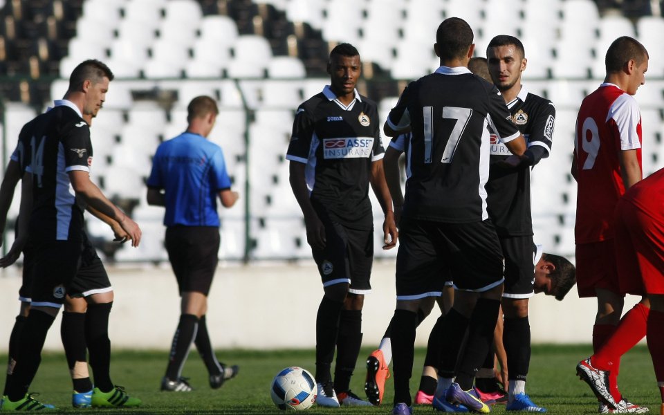 Славия посреща Царско село в първи двубой от 12-тия кръг