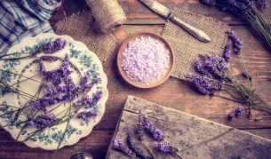 Лавандула, чубрица, алое вера - билки срещу косопад