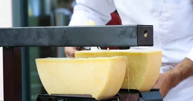 Колко дълго действително можете да държите сиренето в хладилника, преди