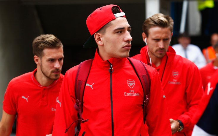 Бейерин трупа точки пред феновете на Арсенал, бъзика Ван Перси