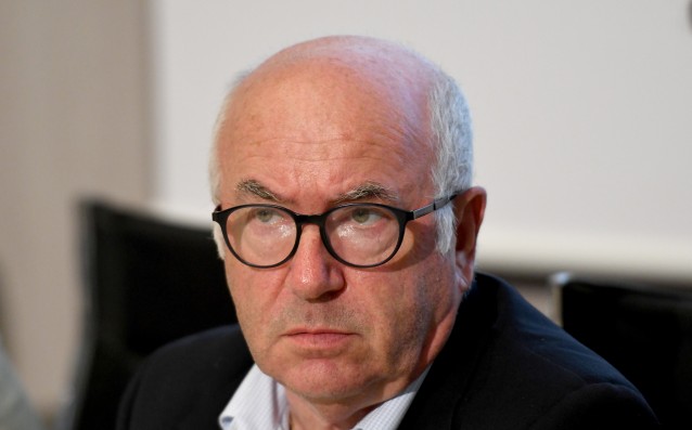 Президентът на италианската футболна федерация Карло Тавекио напусна поста си
