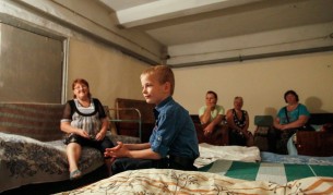 Живот в бомбоубежище в Донецк, Украйна