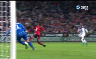 С гол в продължението Рен измъкна успех над осакатен Гингам