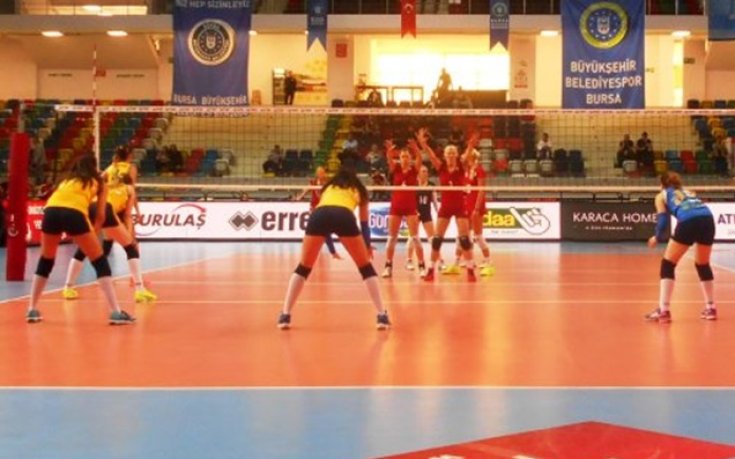 Волейболистките на Марица паднаха от Олимпиакос в Бурса
