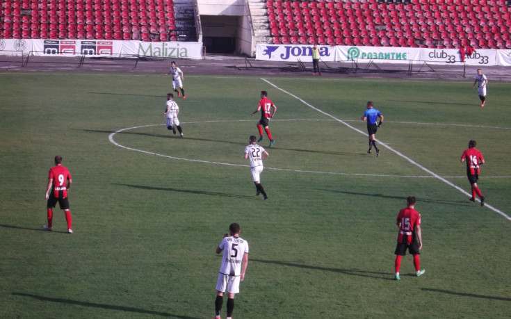 СНИМКИ: Локо Сф с втора победа от началото на първенството