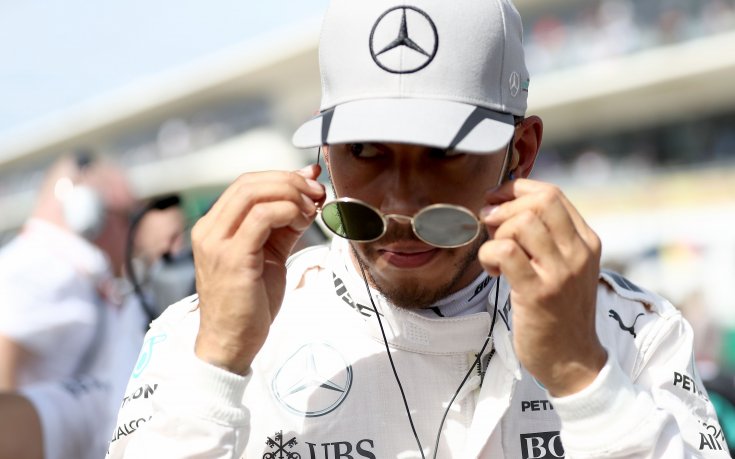 Хамилтън пристигна по шампионски в Абу Даби