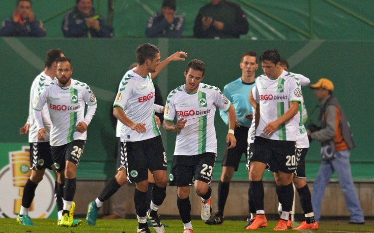 Още два отбора от Бундеслигата изхвърчаха за Купата