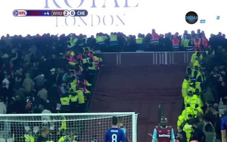 Грозни сцени и фенско меле по трибуните на Уест Хем - Челси