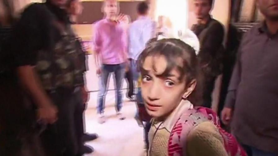 Бомбандираха училище в Алепо, има убити деца