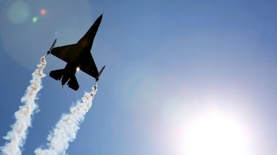 Испания затваря въздушното си пространство за американски военни самолети