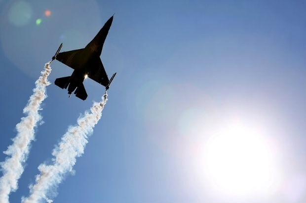 Испания затваря въздушното си пространство за американски военни самолети