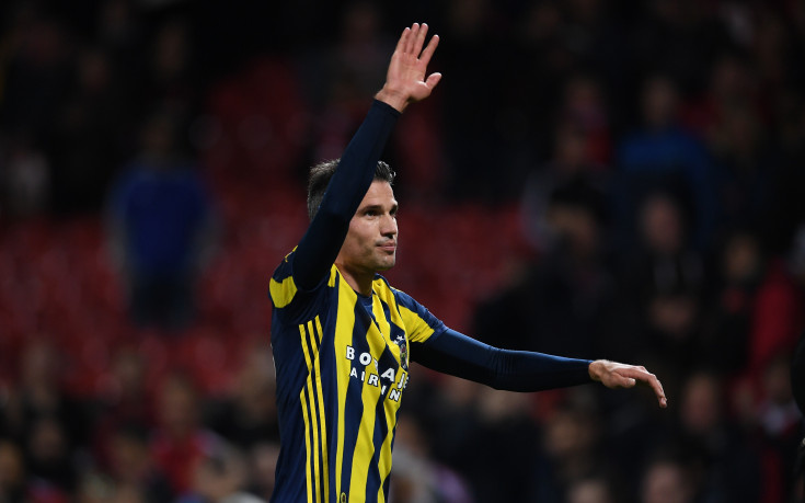 Тежък удар за Ван Перси в окото, състоянието му е нeясно