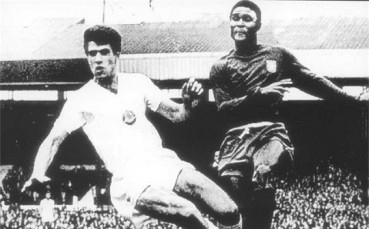 Левски поздрави легендарен свой бранител