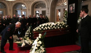 Политици и музиканти изпратиха Бисер Киров