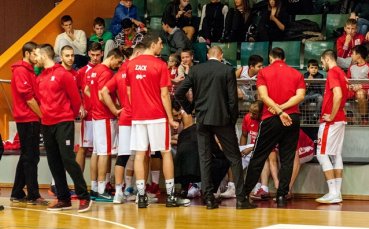 Лукойл чака румънци при свободен вход