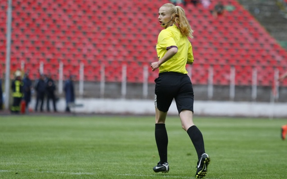 Жена ще ръководи мач от Втора лига