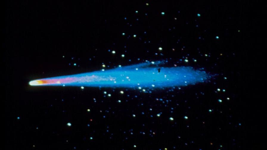 Защо Халеевата комета всява страх у хората хиляди години