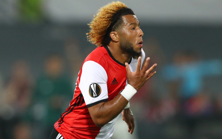 Поклон! Феновете на Фейенорд утешиха Вилхена със звездно небе