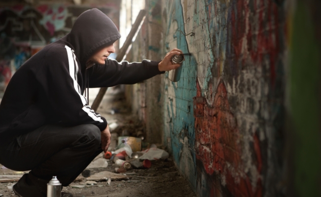 Мистериозният уличен артист с нестандартни графити