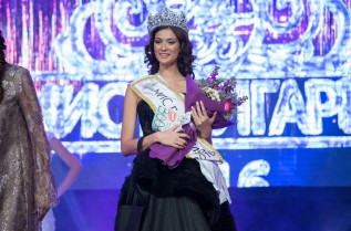 Варненката Габриела Кирова бе коронясана с титлата "Мис България 2016"