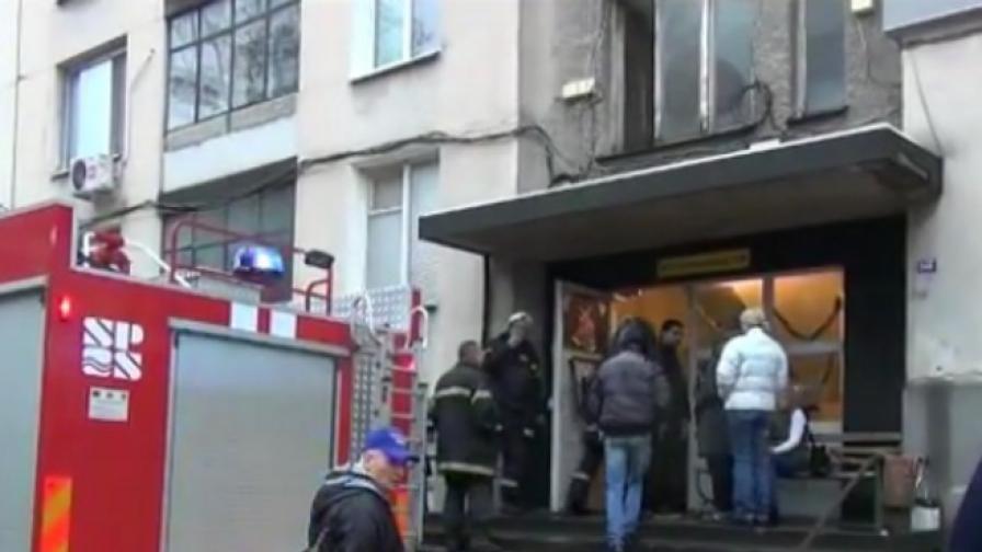 Семейство в Пловдив: Пожарникари ни отмъкнаха 300 000 евро