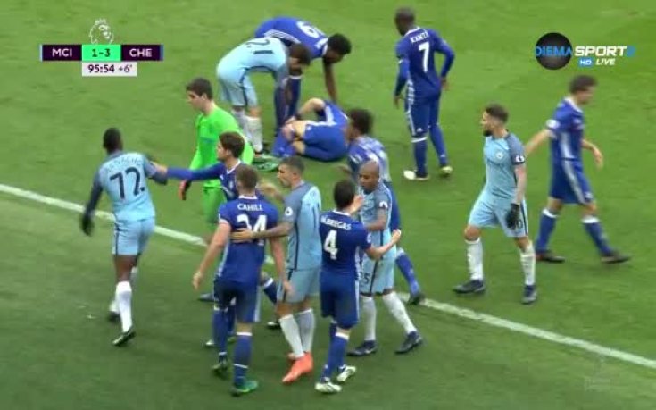 Агуеро се опита да счупи крака на Давид Луис