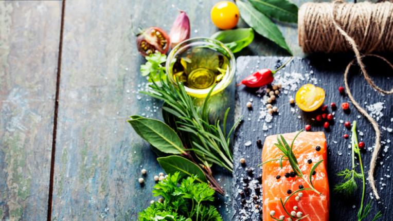  5 храни и питиета срещу косопад и чупливи нокти 