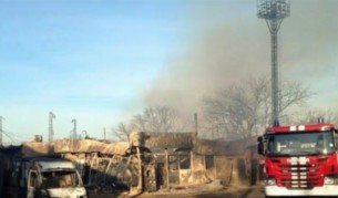 Пълна евакуация в Хитрино, изтеглят полиция и пожарна