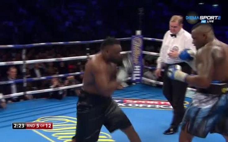 Зверски тупаници в петия рунд между Чисора и Уайт