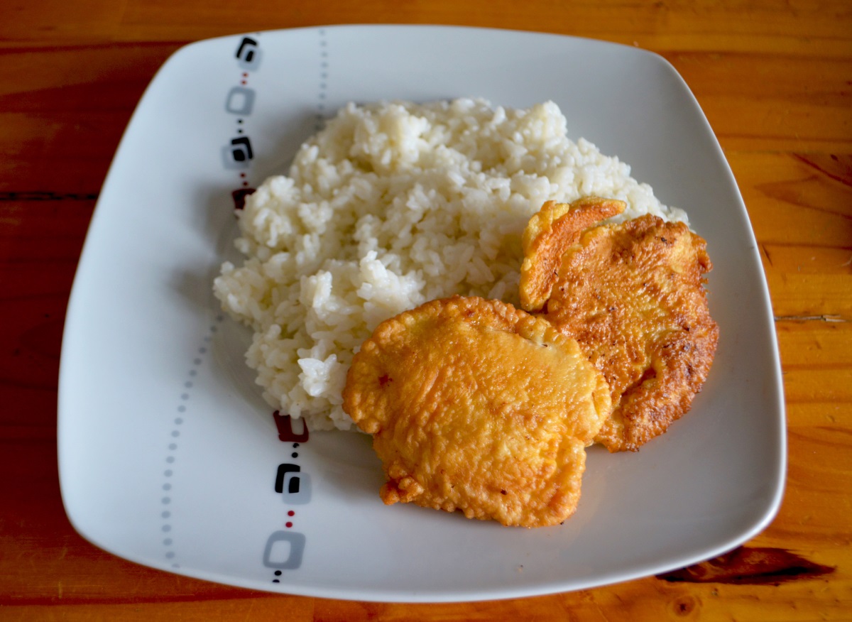 Пържено пиле с пълнозърнест ориз<br />
<br />
Домашните птици са богати на протеини, които помагат да се чувстваме сити, тъй като е необходимо повече време за храносмилането им отколкото за смилането на въглехидратите. Пълнозърнестият ориз пък е с по-високо съдържание на фибри, а и е богат на витамини от група В и цинк, които са много важни за енергията и които се изчерпват при употребата на алкохол.