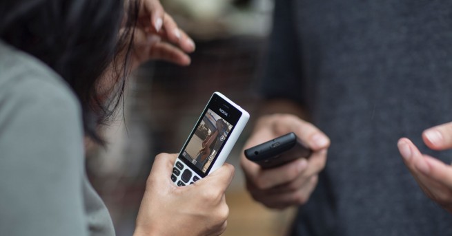 В 600 автобуса в София ще има зарядни портове за