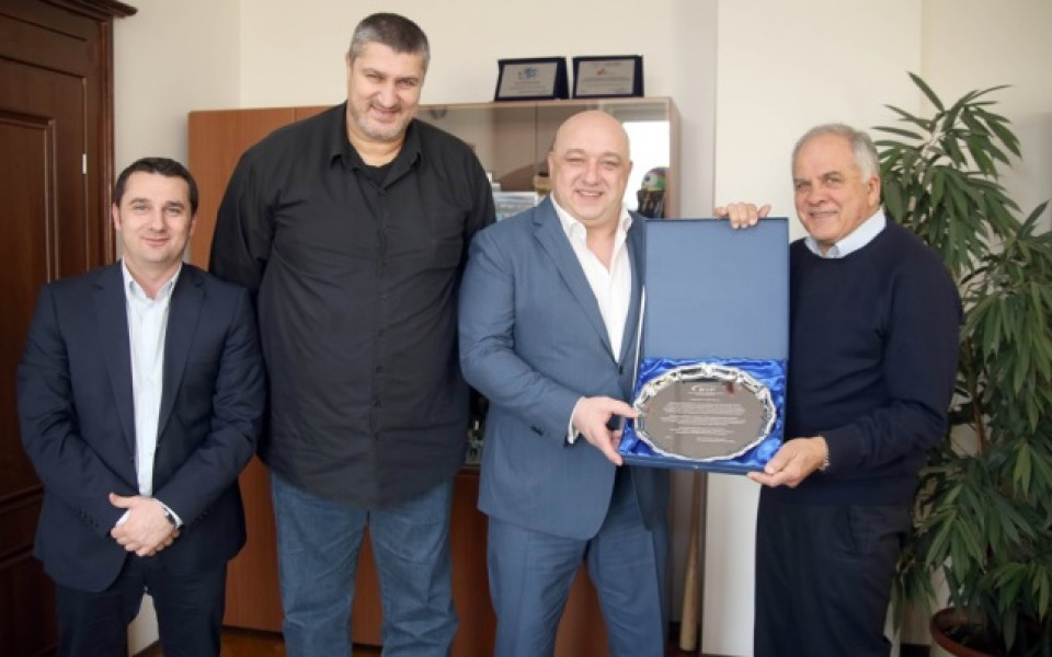 БФ Волейбол награди спортния министър Кралев