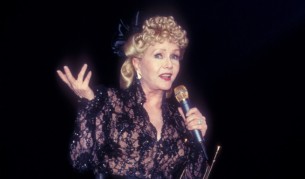 Втора смърт в семейството на Кари Фишър, почина и майка й